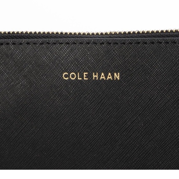 NWT Black Cole Haan Go Anywhere Wristlet - Picture 8 of 10